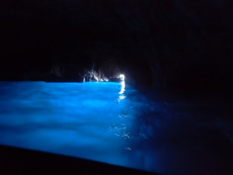 ナポリとカプリ島と青の洞窟の画像