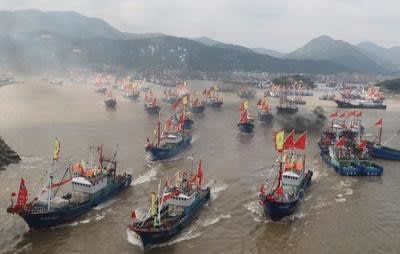 尖閣に中国大船団,尖閣方面,中国漁船１００隻操業,漁師,日本領海内,釣り船,海,漁業,水産資源,