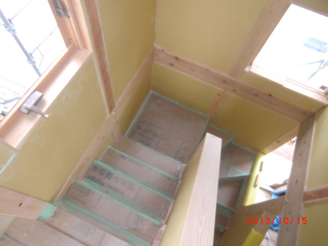 内装工事進む 階段室編 心にうつりゆくよしなしごと 小嶋基弘建築アトリエ