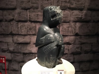 最も安い購入 アンデス プレコロンビア チャンカイ文化 戦士座像 陶芸 