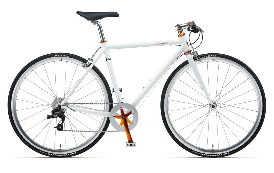 売れ筋がひ！ GIANT ホワイト×メタリック トラディスト ジャイアント TRADIST 自転車本体