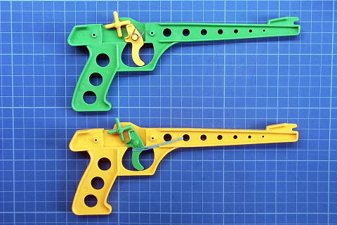 １００円ショップの連発ゴム銃 ダボ爺のゴム銃工房