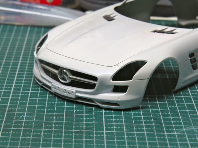 フジミ メルセデスベンツ SLS AMG （12） - What Me Worry? カーモデル製作記