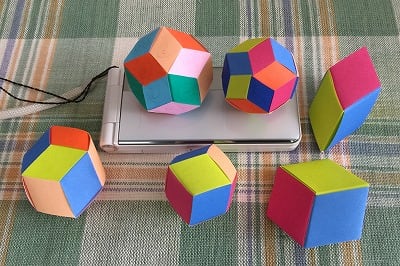 折り紙でエコパズル 平行６面体 菱形十二面体 十二面体第2種 二十面体 三十面体を編んでみました 日だまりのエクセルと蝉しぐれ
