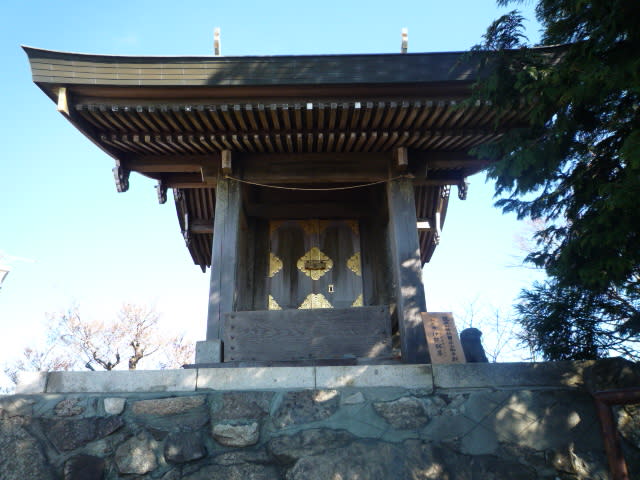 男体山の神社