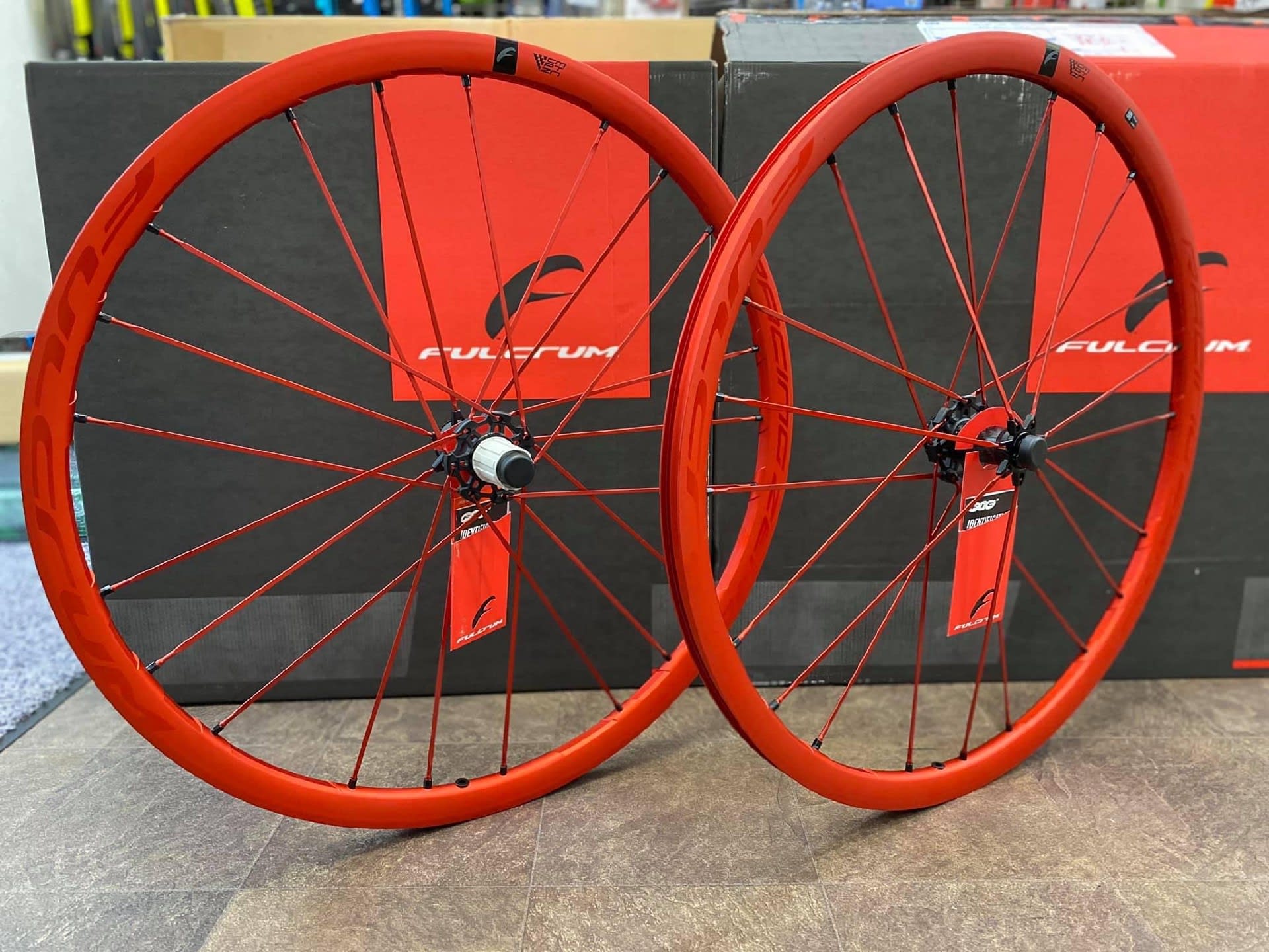 FULCRUM #RACING ZERO CMPTZN DB 日本限定モデル - Fitteの倉本です。