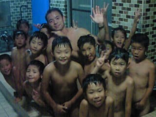  少年お風呂  4年 高学年合宿 入浴 | 大増サンライズFCのブログ