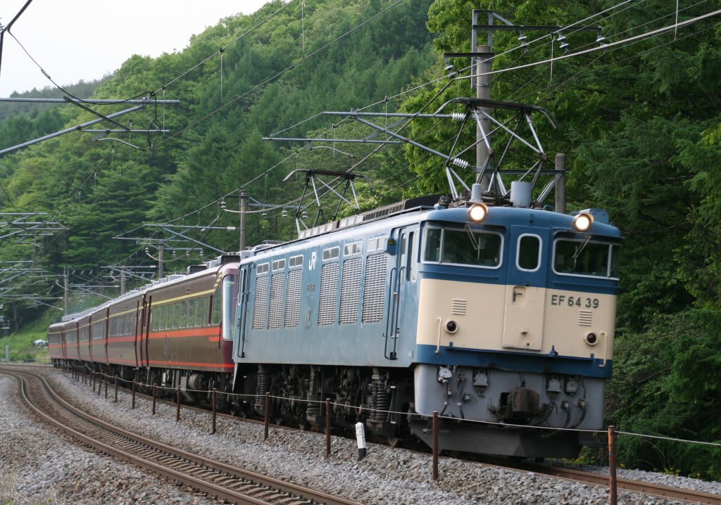 Ef64 39 峠のすずらん 写真館
