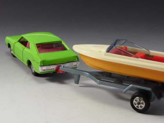 tomica ヤマハ.ボートけん引