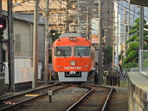 きょうの伊予鉄郡中線 黎明の日々の光景