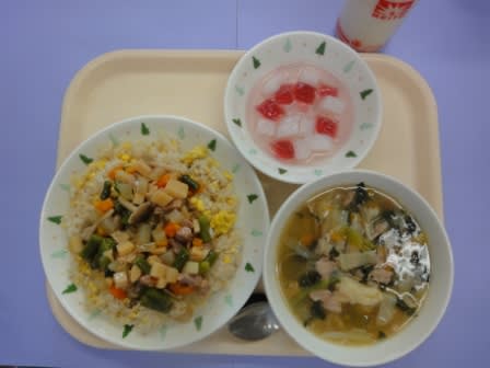 今日の給食 あじさいゼリー 学校の様子