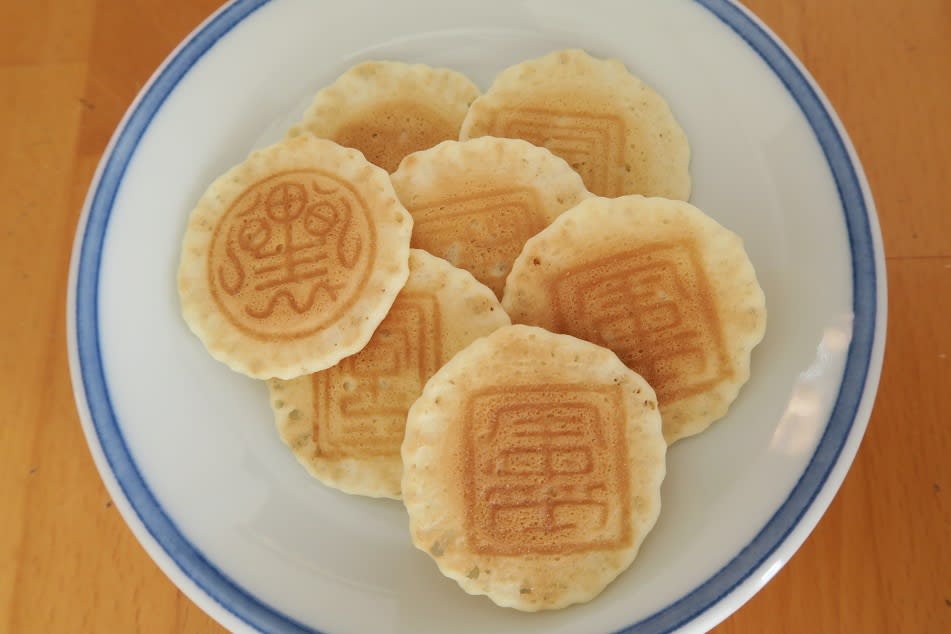 いといんせんべい 絲印煎餅 Potaz いといんせんべい 絲印煎餅 Potaz