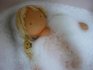 ウォルドルフ人形を洗う A型パパ B型ママ 子ども成長記録 ウォルドルフ人形を洗う A型パパ B型ママ 子ども成長記録