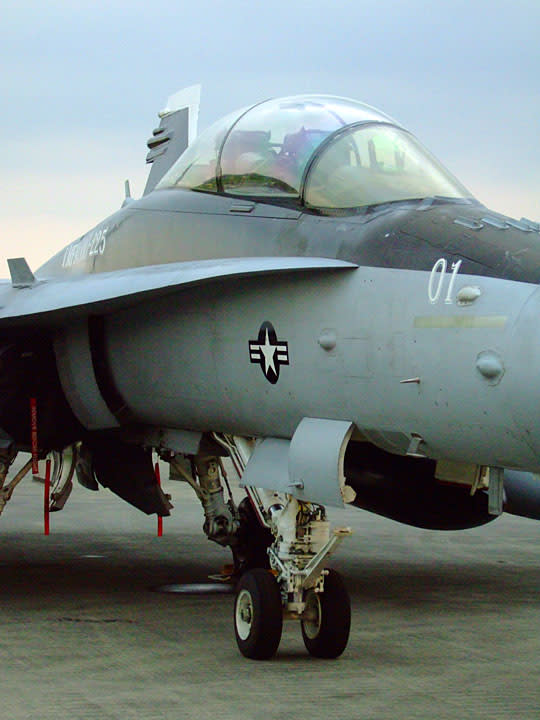 F-18 ホーネット