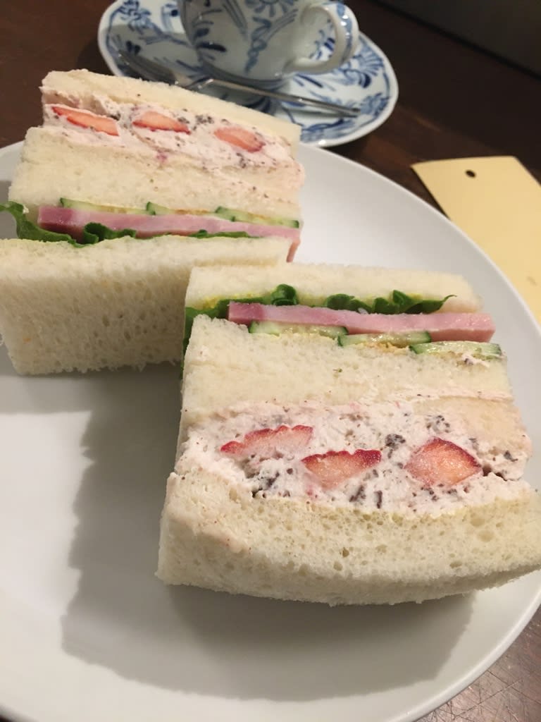 滑り込みセーフで さえら のイチゴチョコサンドイッチ じゃ 僕の話をします
