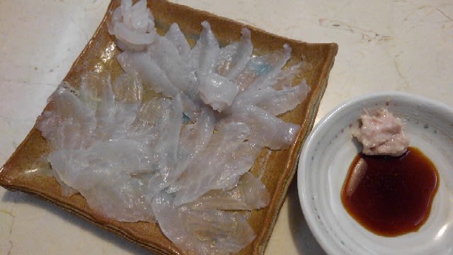食 カワハギとコモンフグの刺身 With 肝醤油 釣 食 感