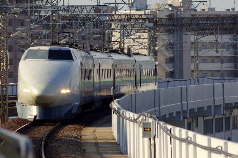 新幹線100系JR西日本カラー4両編成「こだま」