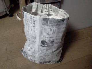 作り方 新聞紙 ゴミ箱 新聞紙で高さがある長方形ゴミ箱作り・プラスチック板を使うと簡単に折れる方法を教えます