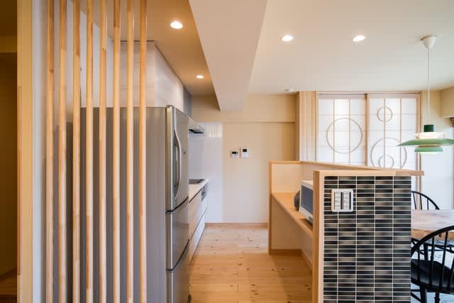 マンションのキッチンを現代風にアレンジ 天然木の家造り