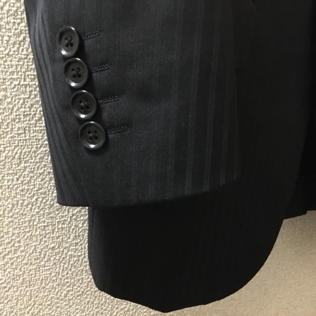 スーツの袖詰め - カエルノハナブエ
