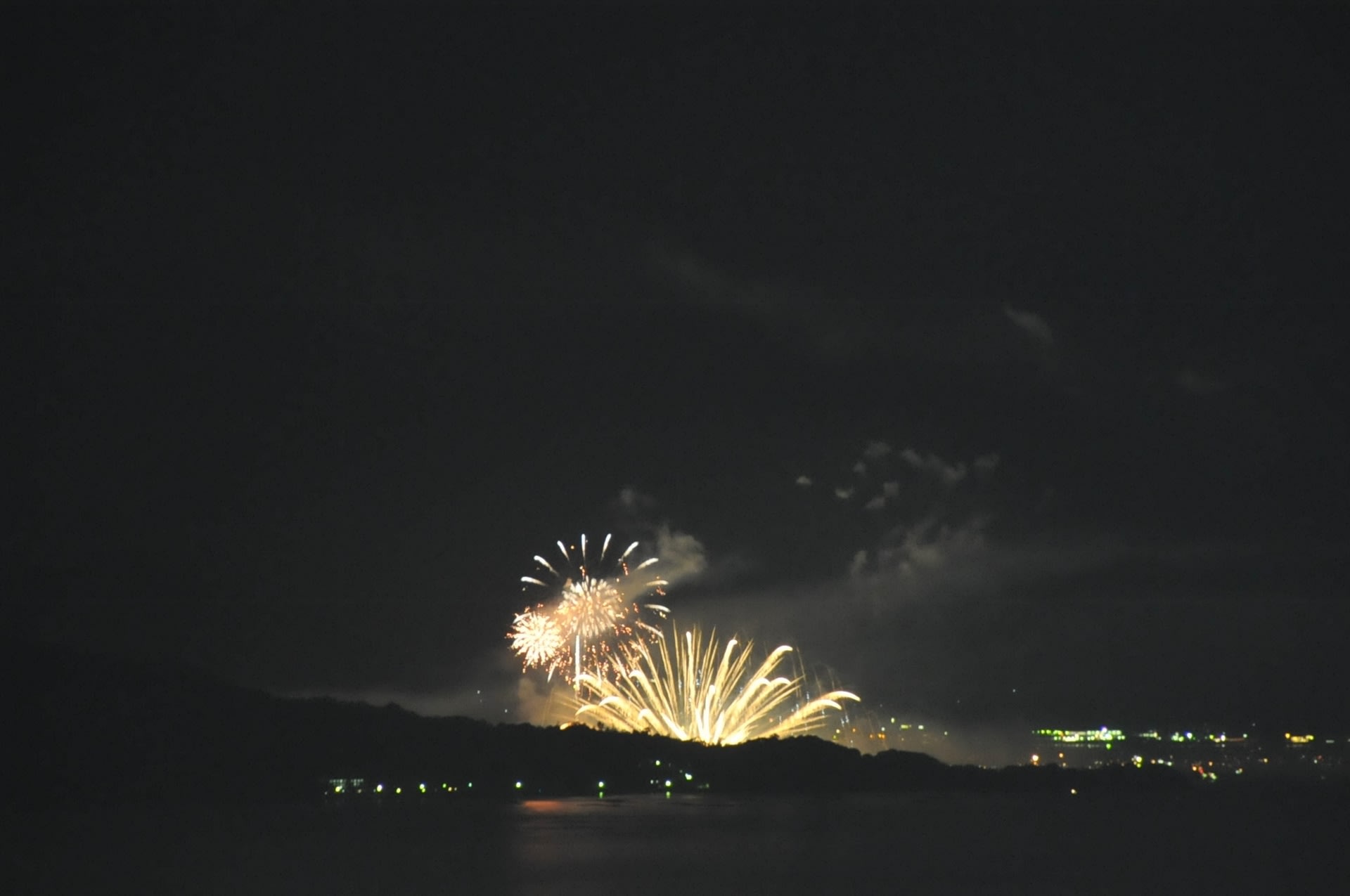 残り写真 花火 宮島水中花火大会 その３ 綺麗な写真 日々出来事