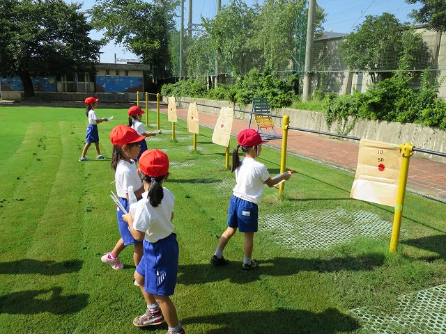 1年生 シャボン玉と水鉄砲で遊びました トピックス 箕面市立箕面小学校