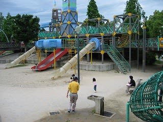 遊具 鶴見 緑地 公園 服部緑地で子どもと1日遊べる！遊具に植物園、プール、釣り堀に駐車場まで