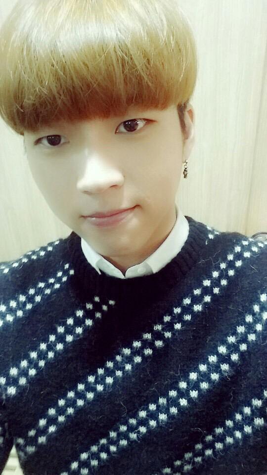 Infinite ウヒョンとホヤが昨日の放送が終わり ファンに向けてツイート ひまひま広場