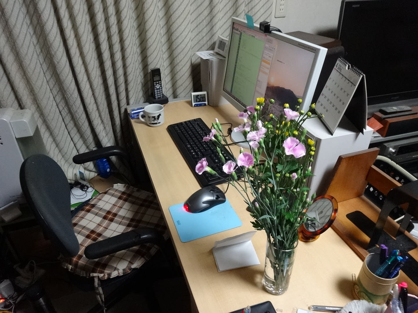 机に花を飾る のんきいきいき So 走 Happy 櫻庭健一の日記