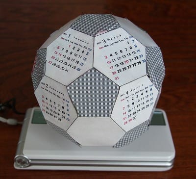 サッカーボール型カレンダー カレンダー配置 画像の呼び込みにエクセルvbaが便利です 日だまりのエクセルと蝉しぐれ
