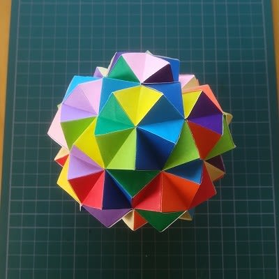 折り紙で くす玉240面体 二十 十二面体 可愛いまん丸多面体です 日だまりのエクセルと蝉しぐれ