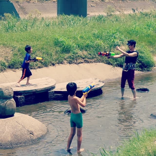 溶けそうに暑い のぽぽんママとのぽぽん兄弟 溶けそうに暑い のぽぽんママとのぽぽん兄弟