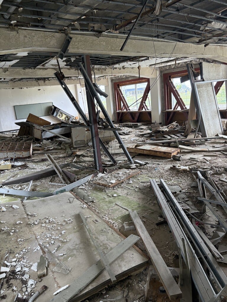 津波で破壊された実験室