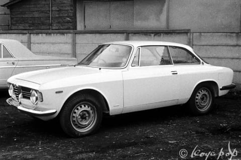 Alfa Romeo Giulia Sprint GTV 1966- 3本グリルのジュリア スプリント