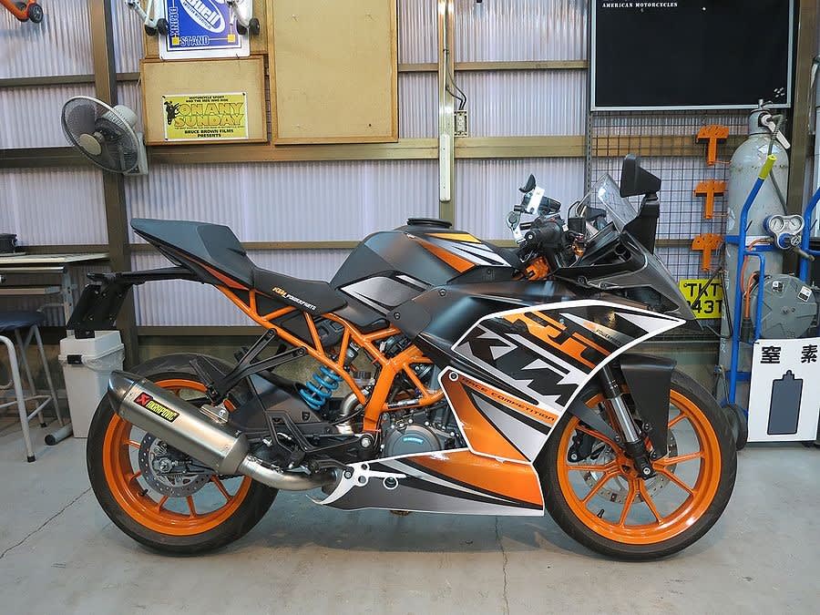 KTM RC390 にナイトロンサスペンション＆アクラボビッチを装着