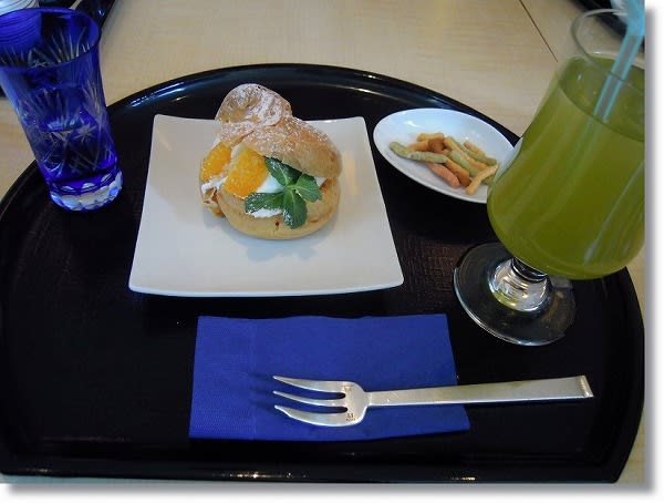 柚子シュークリームとアイス緑茶のセット