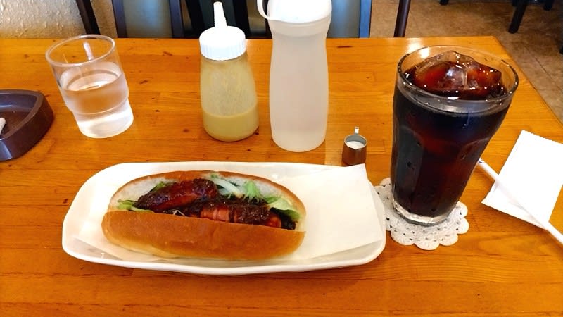 アトムコーヒー店:コーヒー&特製ドッグ