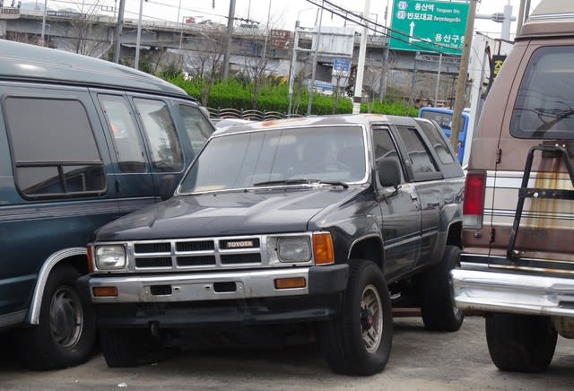 18年4月に韓国で見掛けたトヨタ ハイラックス 角グレイスの自動車 鉄道撮影記