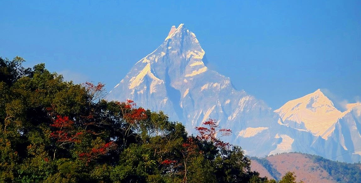 16ネパール紀行 ポカラへ 名峰マチャプチャレ アンナプルナ が見えてきた 比企の丘