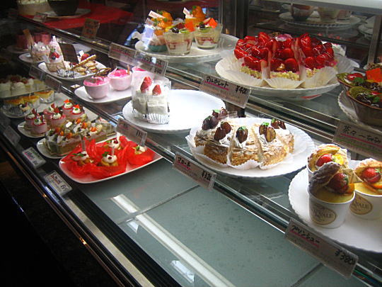 サンローヤルのケーキ
