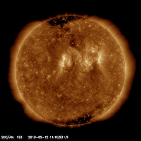 Hazard Lab 5月13日17 19分 太陽 中心付近で爆発発生 コロナガスの衝撃波 15 16日に到来か 動画 森羅万象 考える葦 インターネットは一つの小宇宙 想像 時には妄想まで翼を広げていきたい Hazard Lab 5月13日17 19分 太陽 中心付近で爆発発生 コロナガスの衝撃波 15 16日に到来か 動画 森羅万象 考える葦 インターネットは一つの小宇宙 想像 時には妄想まで翼を広げていきたい