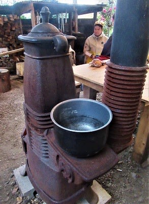 昭和レトロのストーブ発見 - 山里に生きる道草日記 昭和レトロのストーブ発見 - 山里に生きる道草日記
