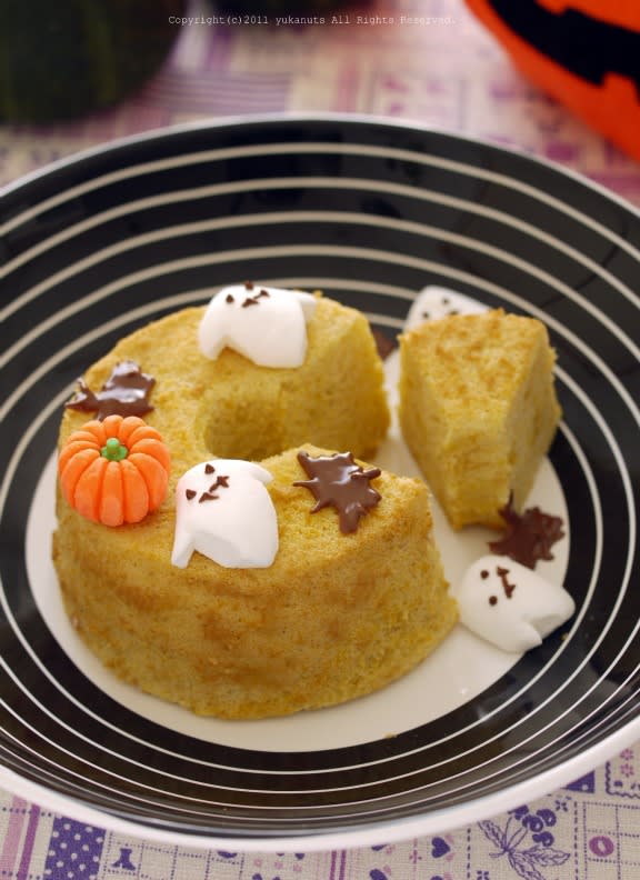 12cmのミニシフォン型で作る かぼちゃのシフォンケーキ ハロウィンバージョン Yukaナッツのお料理ブログ