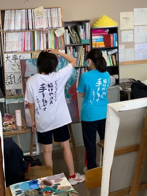 美術部 先輩は背中で語り トマトが鼻血を出し アサカーがアンジェロを屠る 200808 屯田７条８丁目 札幌北陵高校美術部