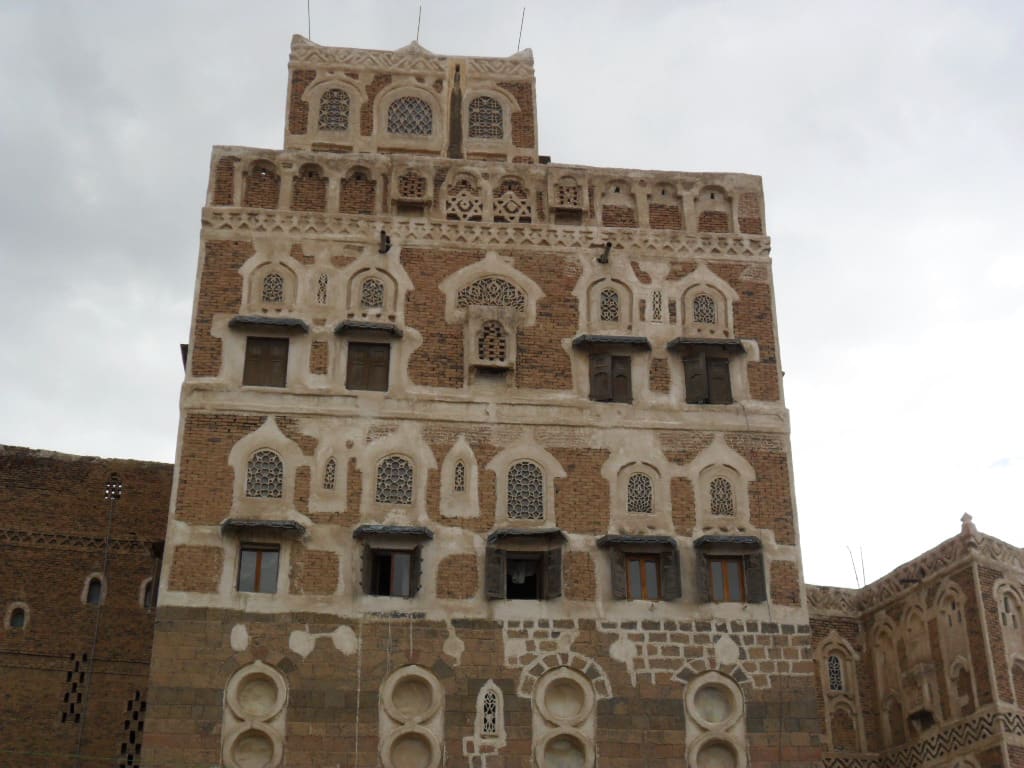 イエメン旅行 ５ サナア旧市街はおとぎの国 外国で一時的個人的無目的に暮らすということは