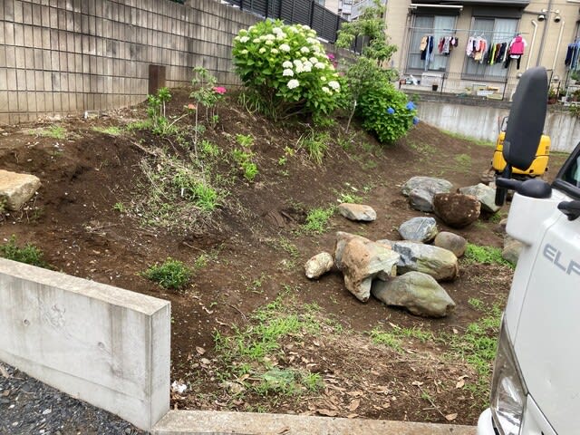 川崎市高津区にて法面土留め石組工事を行いました 庭や日記