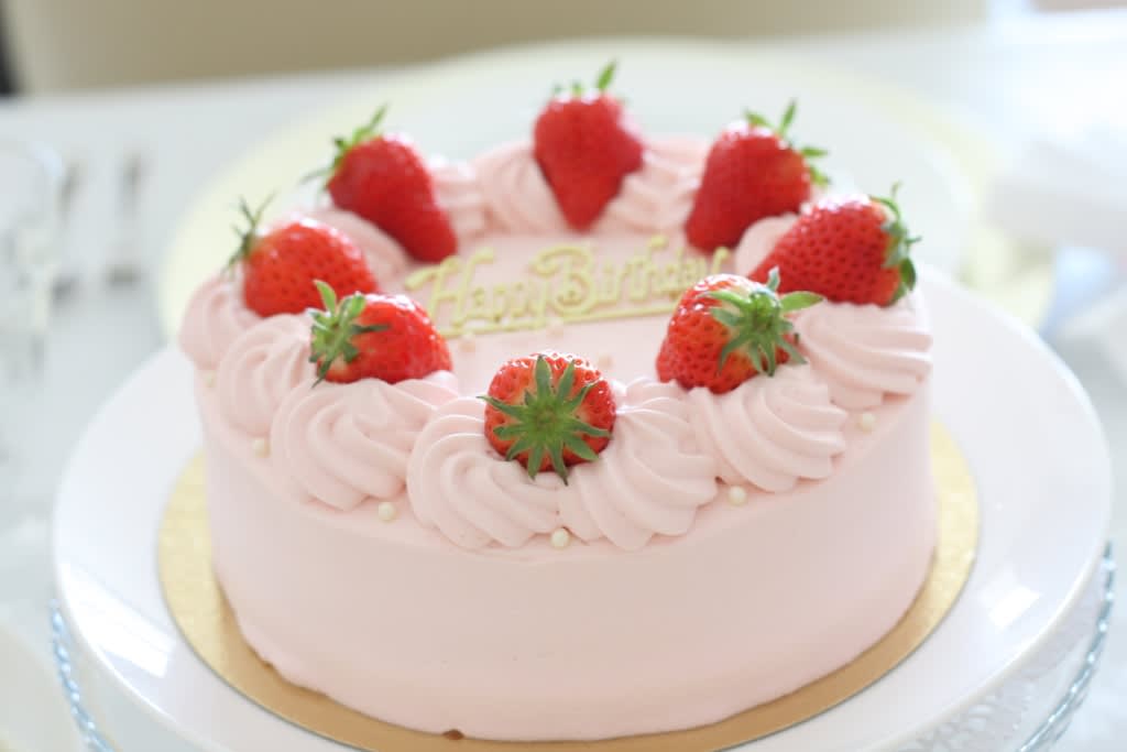 ピンクのショートケーキ お菓子時々パン日記