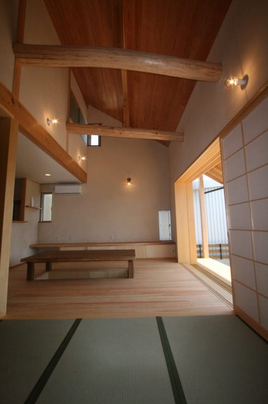 吹抜けの上の窓。 紀州七代大彦の木の家づくり日記