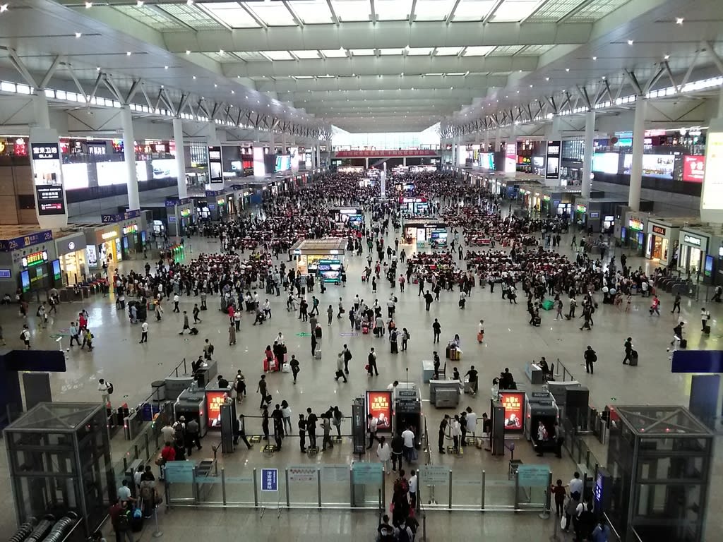 中国のスケールの大きさを実感 空港並みの巨大ターミナル駅 上海虹橋駅 控えめ予算の旅の記録