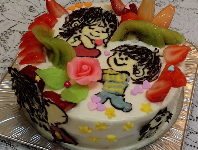 亜土ちゃんのイラストで誕生日ケーキ きゃらめるくりぃむ でホッと一息